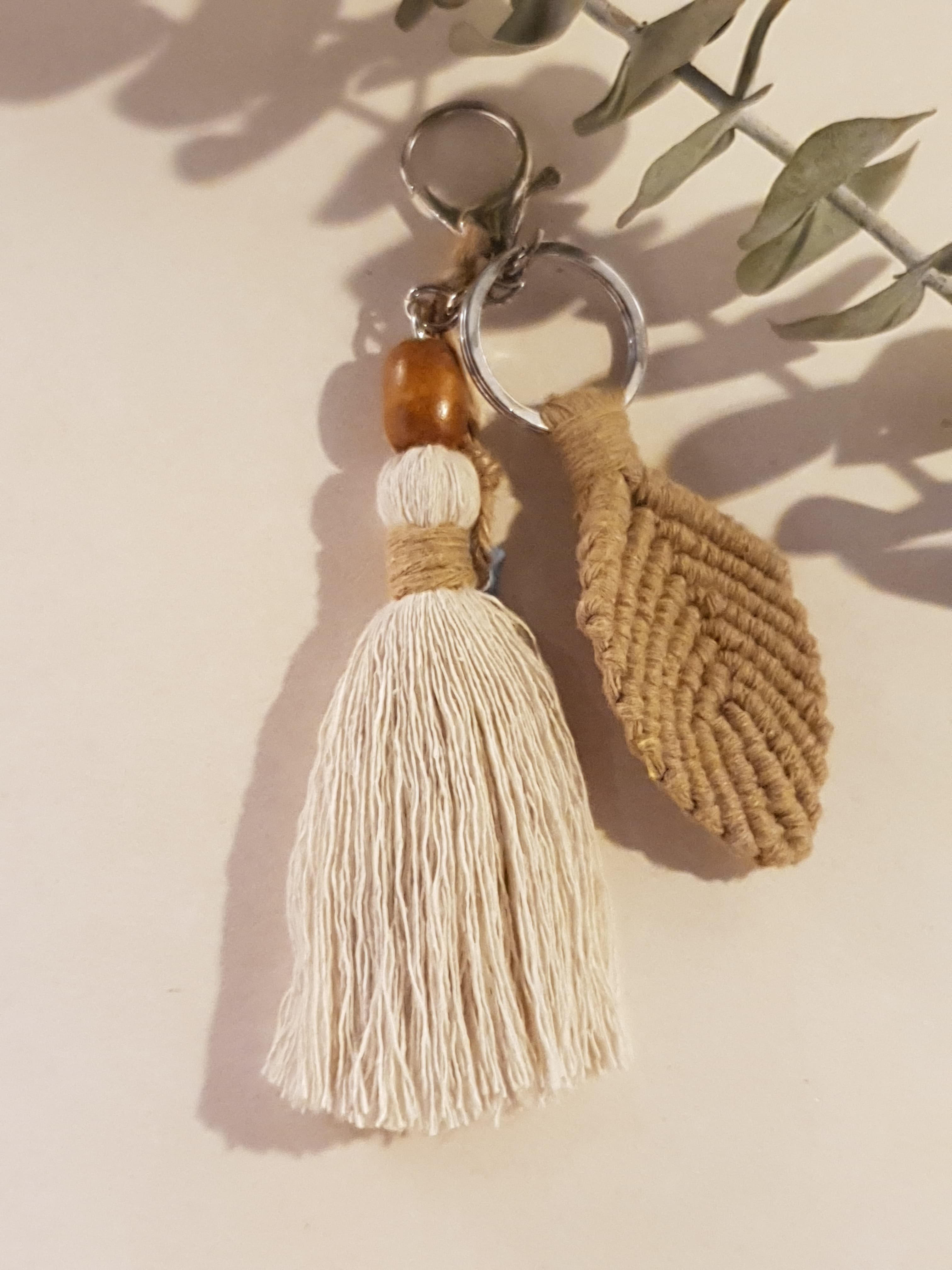 Llavero en Macramé Borla