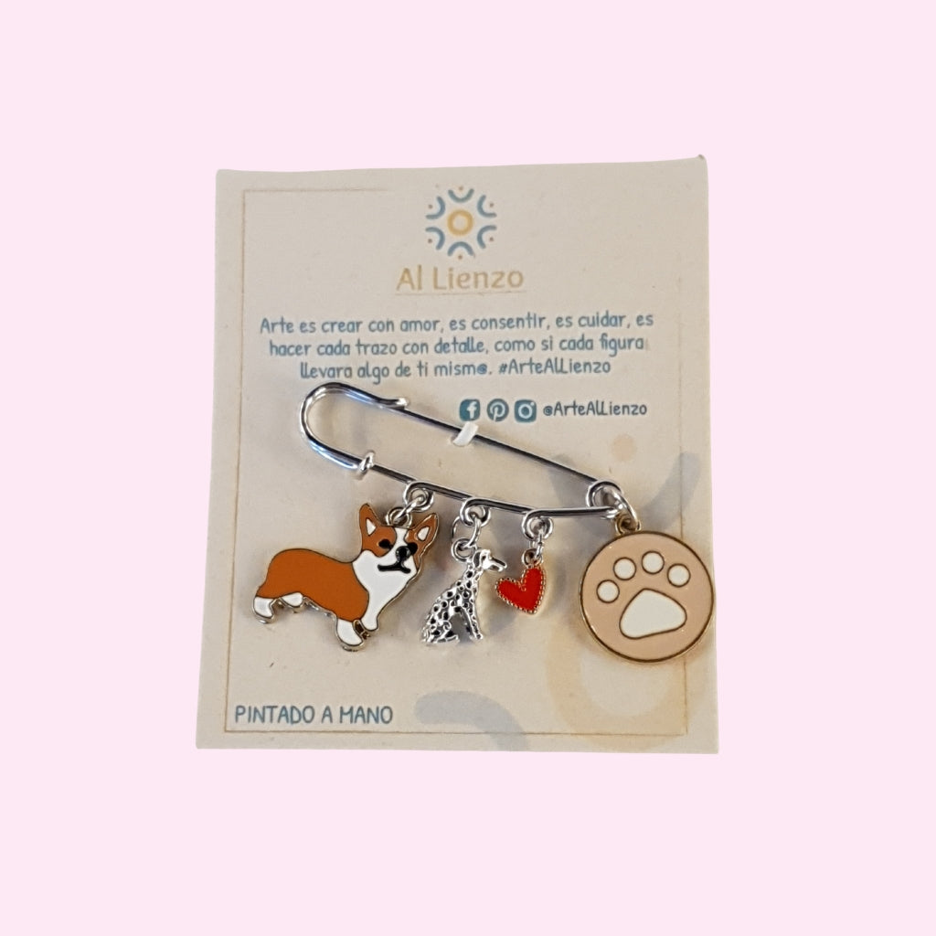 Broche con Dijes