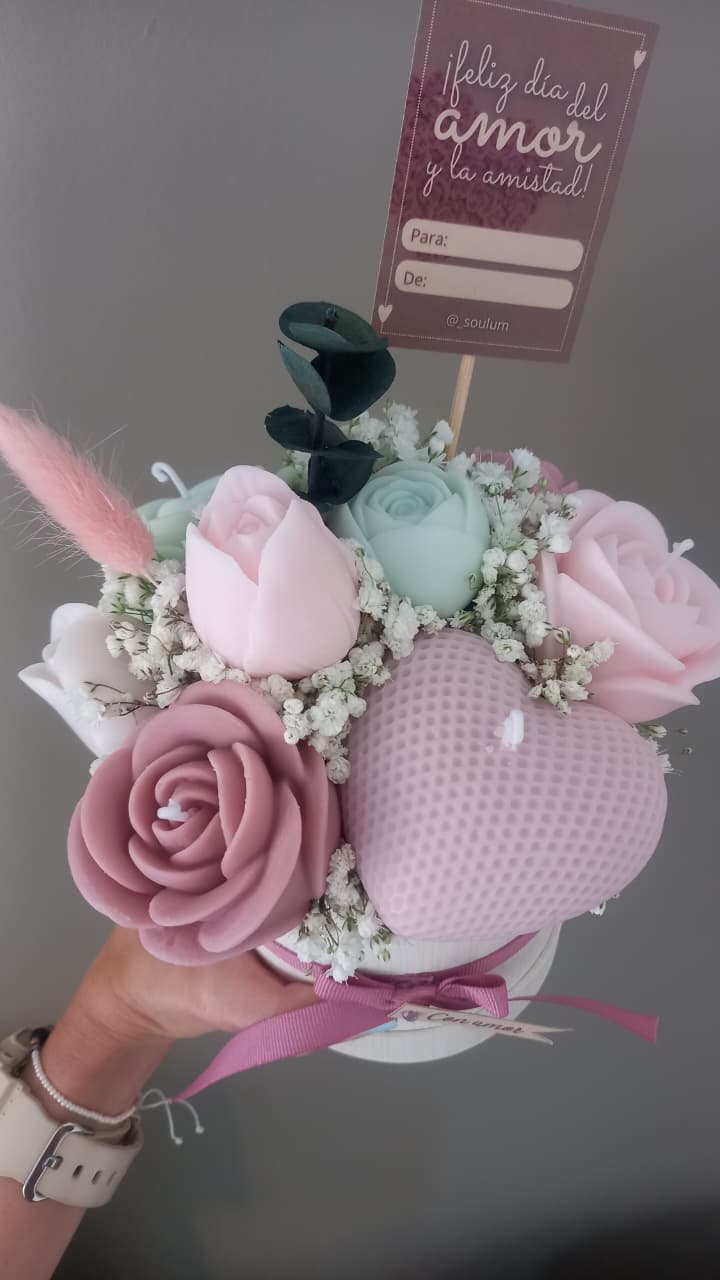 Bouquet Amor y Amistad en Caja Blanca