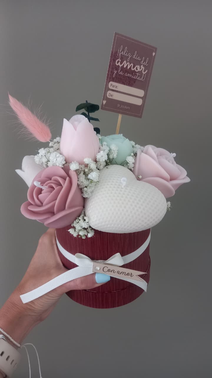 Bouquet Amor y Amistad en Caja Roja