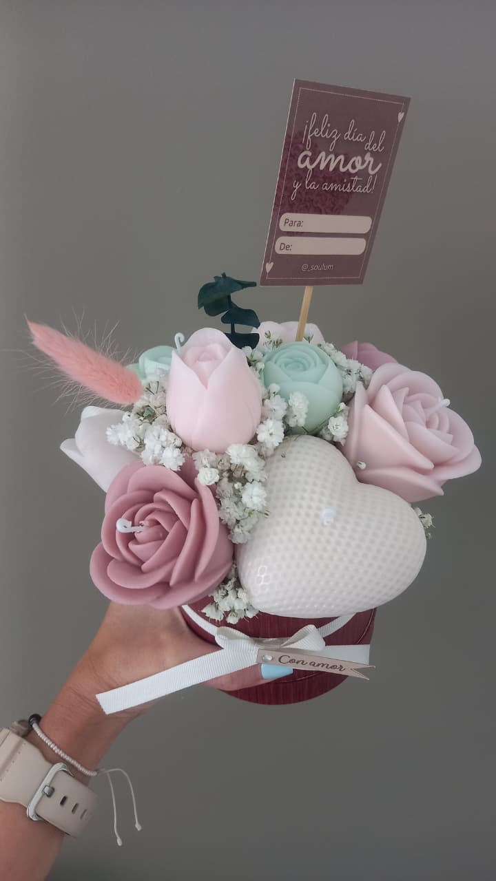 Bouquet Amor y Amistad en Caja Roja
